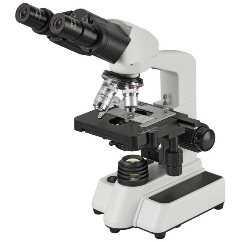 microscope researcher bino avec caméra et préparations fixées