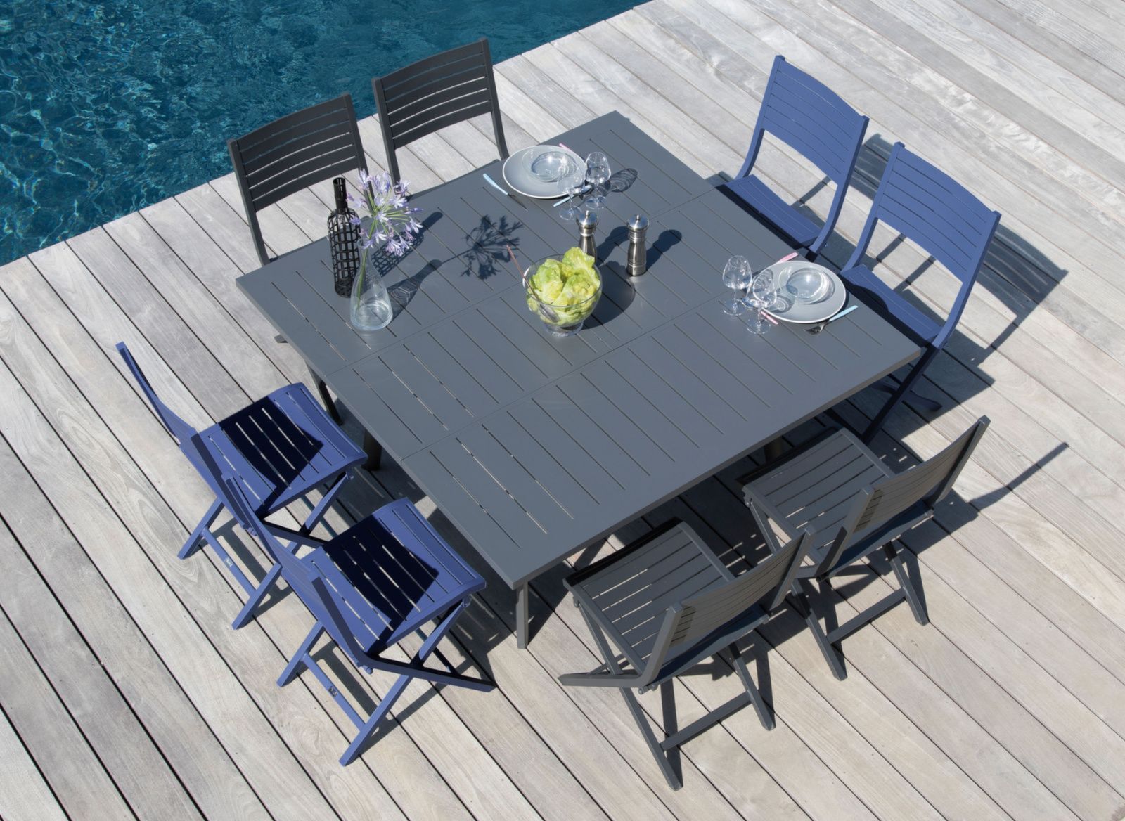 Table de jardin carrée 145 x 145 cm extensible avec 8 chaises